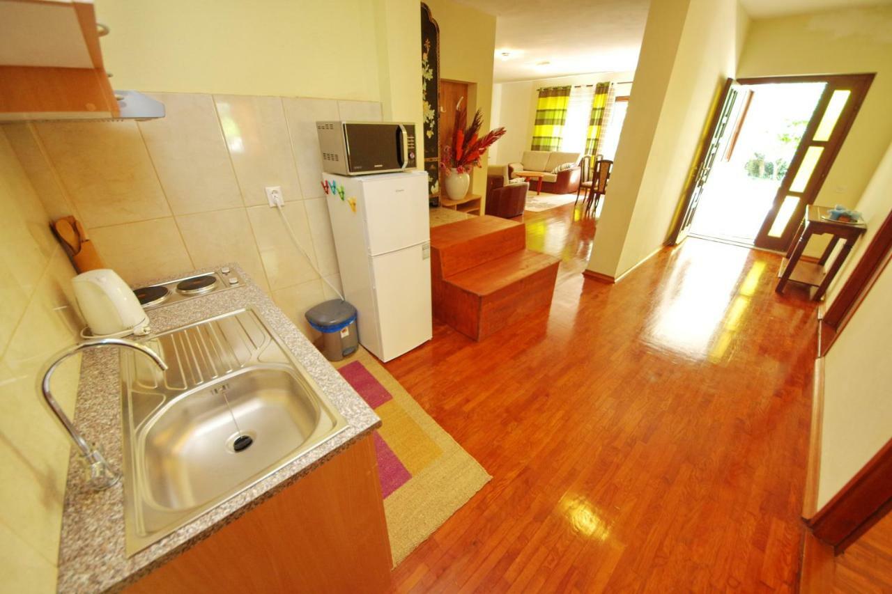Apartments Eduard Vrsi Esterno foto