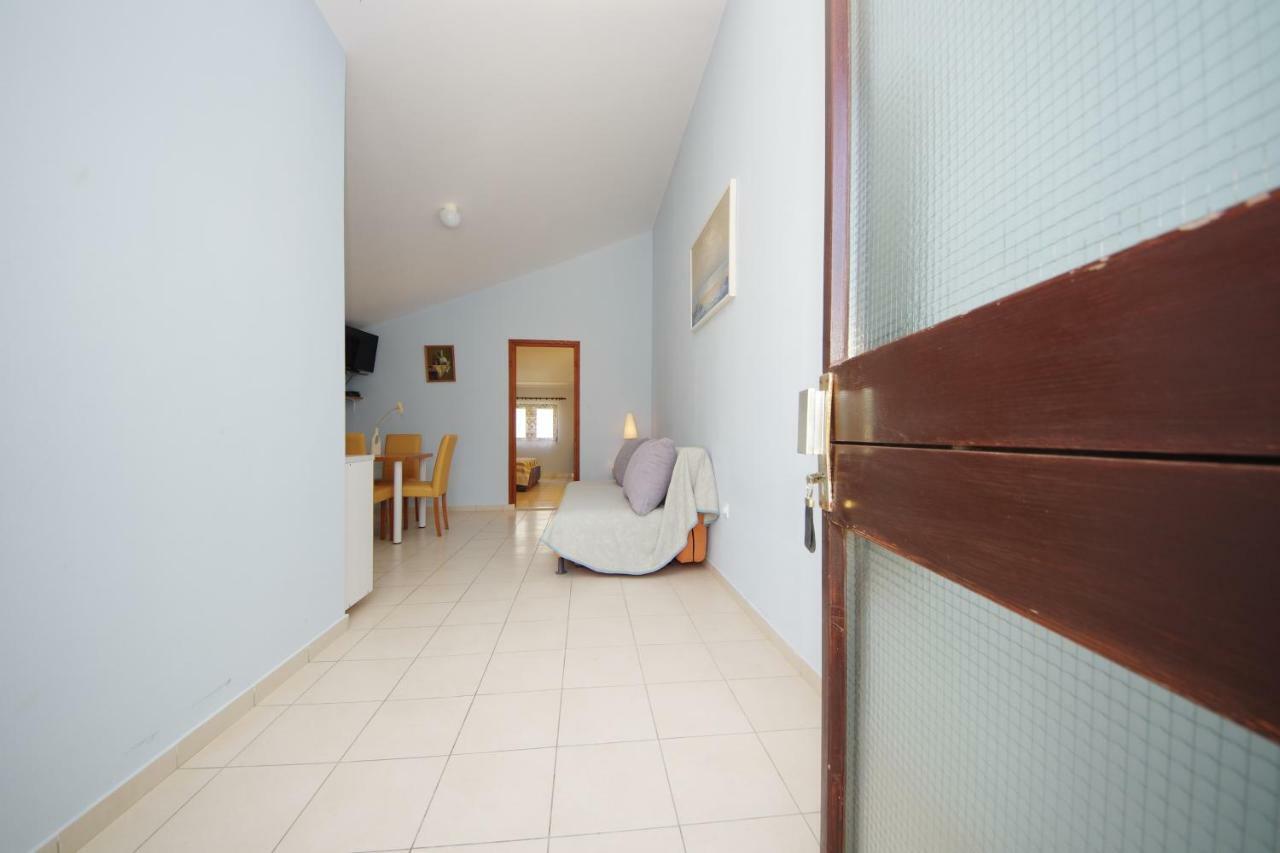 Apartments Eduard Vrsi Esterno foto