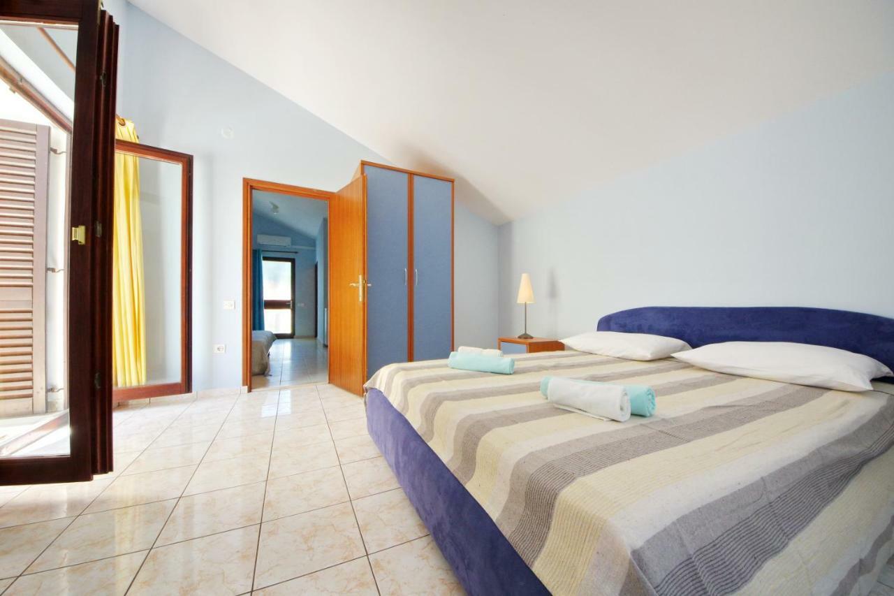 Apartments Eduard Vrsi Esterno foto